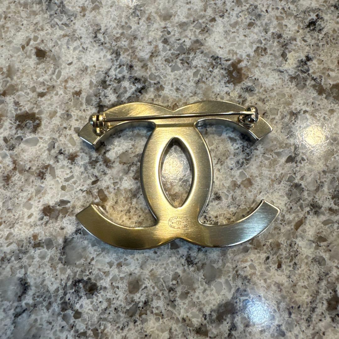 CHANEL シルバーブローチ 専用袋付き