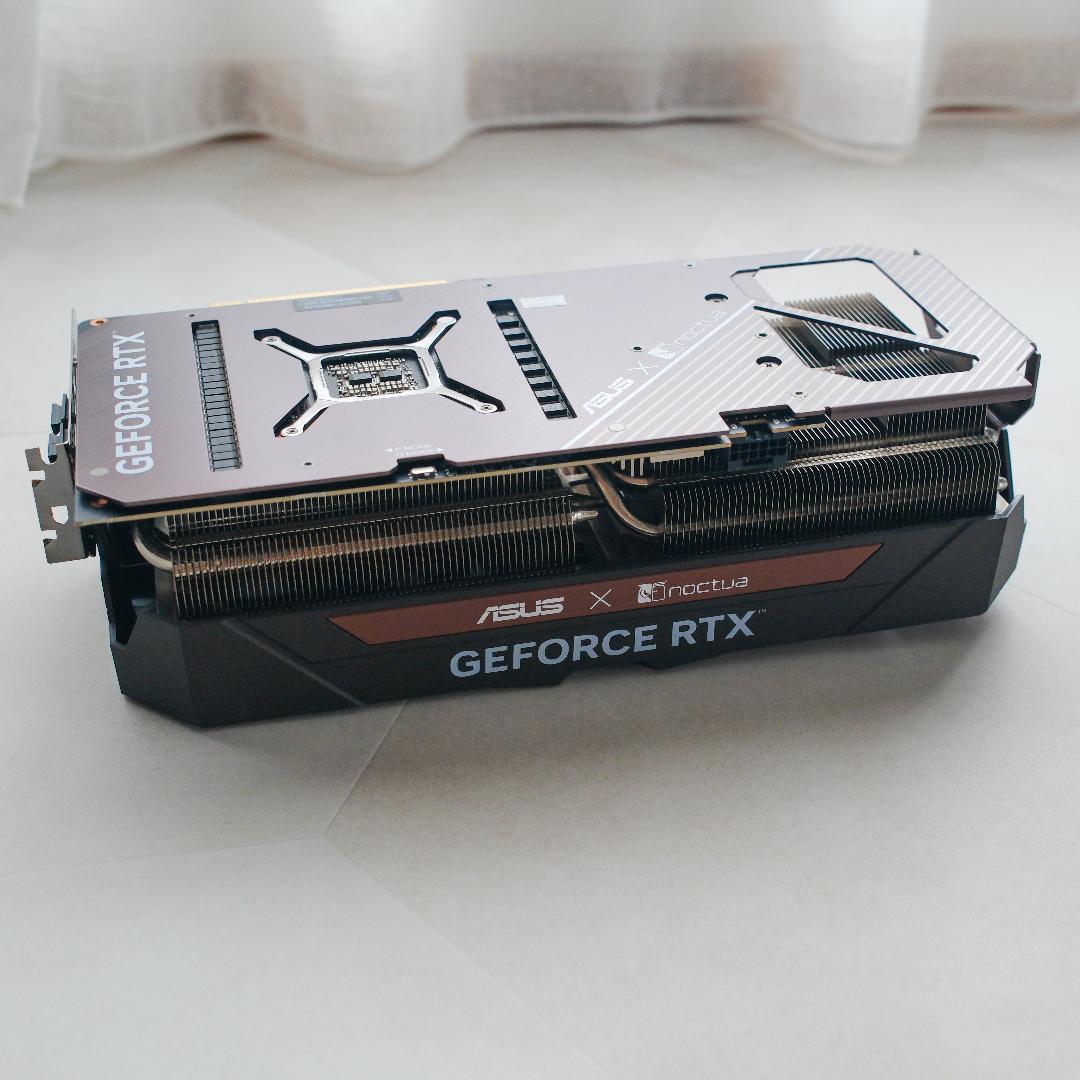 グラフィックボード・グラボ・ビデオカード ASUS GeForce RTX 4080 Noctua