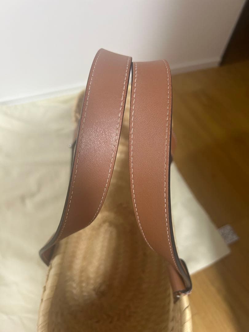 LOEWE ストロートートバッグ ベージュ　ミディアム