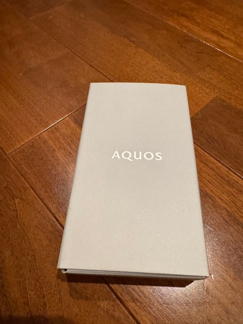 SHARP AQUOS ホワイト 本体