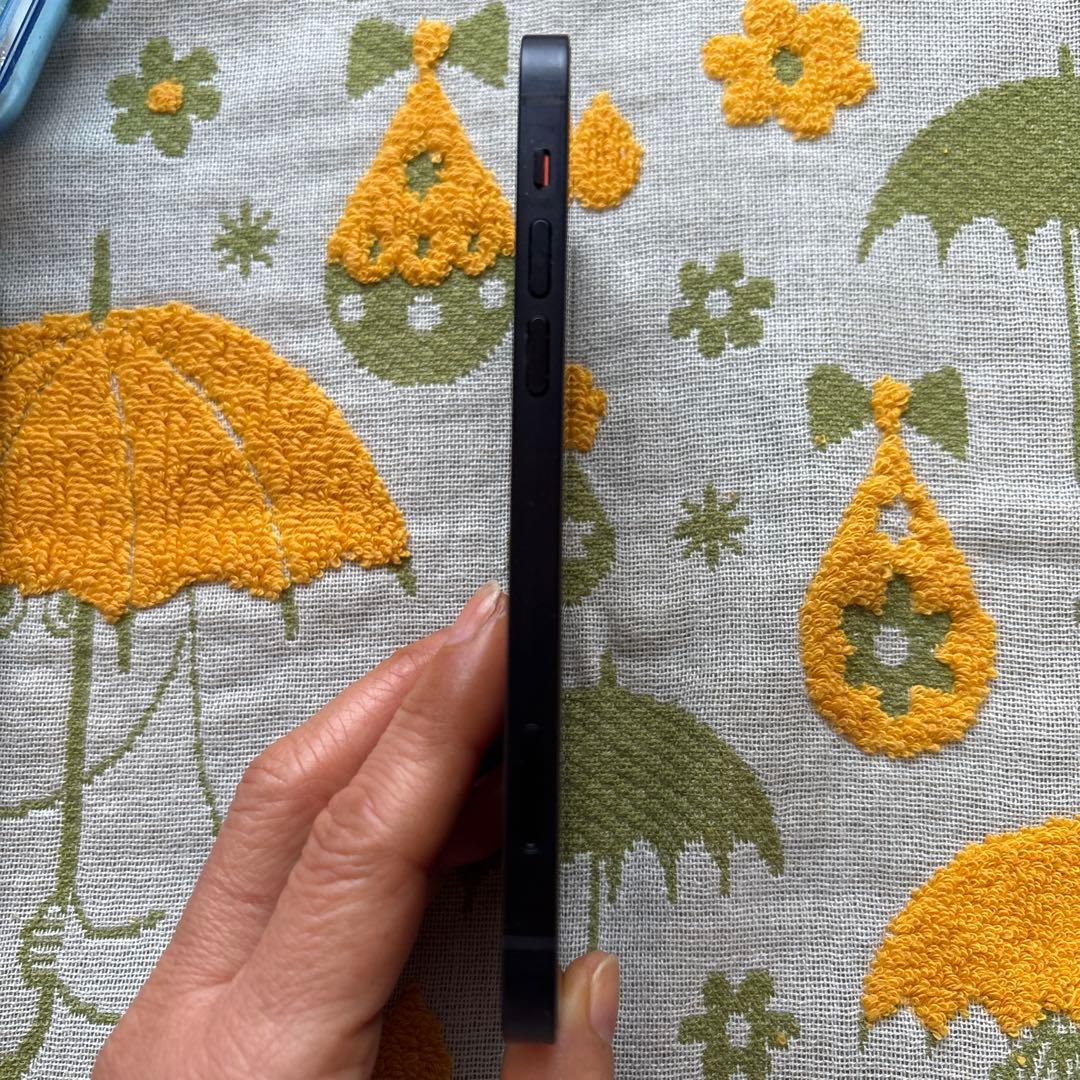 iphone12 黒 64GB バッテリー85%