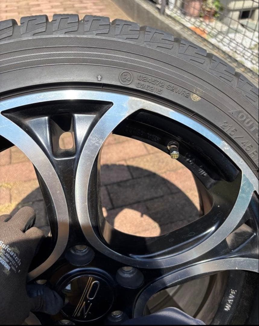 【中古】１７インチスタッドレスタイヤ ホイール４本セット（215/45R17）