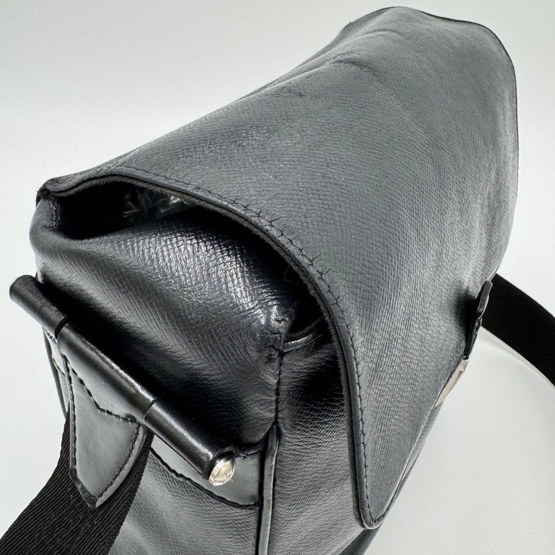 ルイヴィトン タイガ ヤランガ レザー ショルダーバッグ