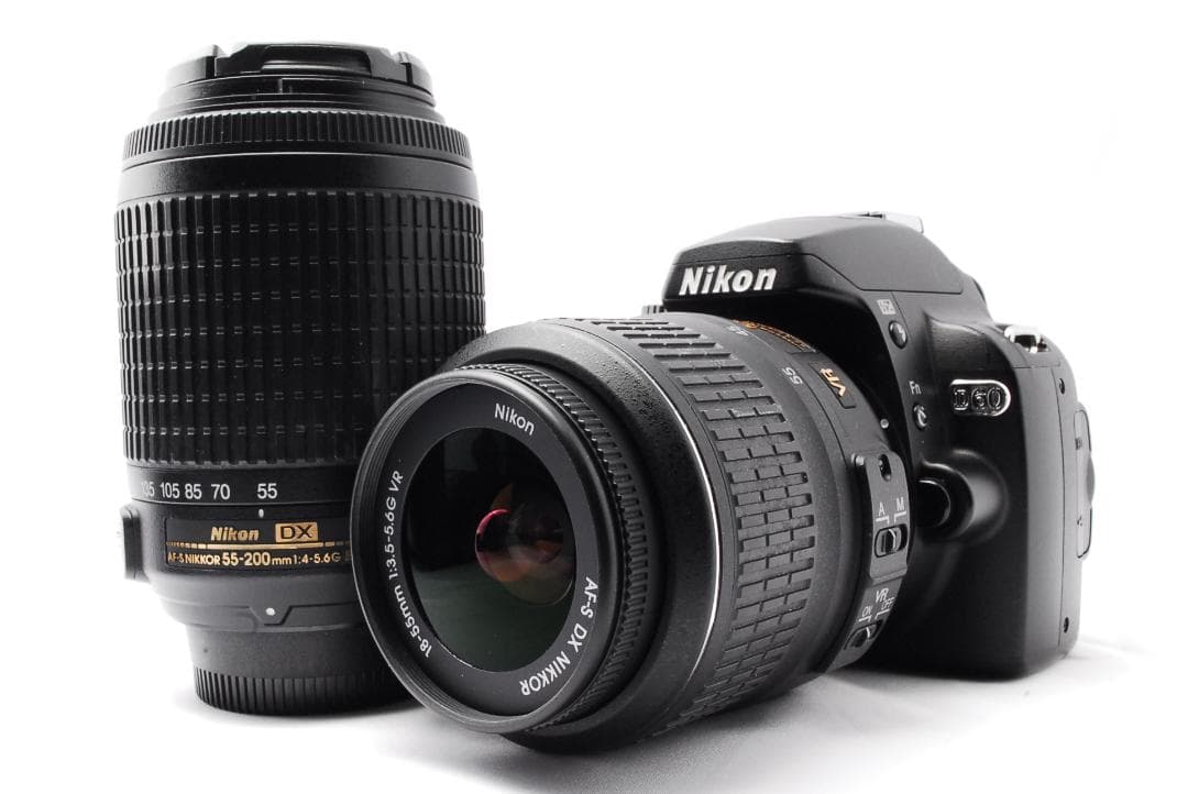 Nikon D60✨一眼レフカメラ✨入門機✨手ぶれ補正付Wレンズ✨小型＆軽量