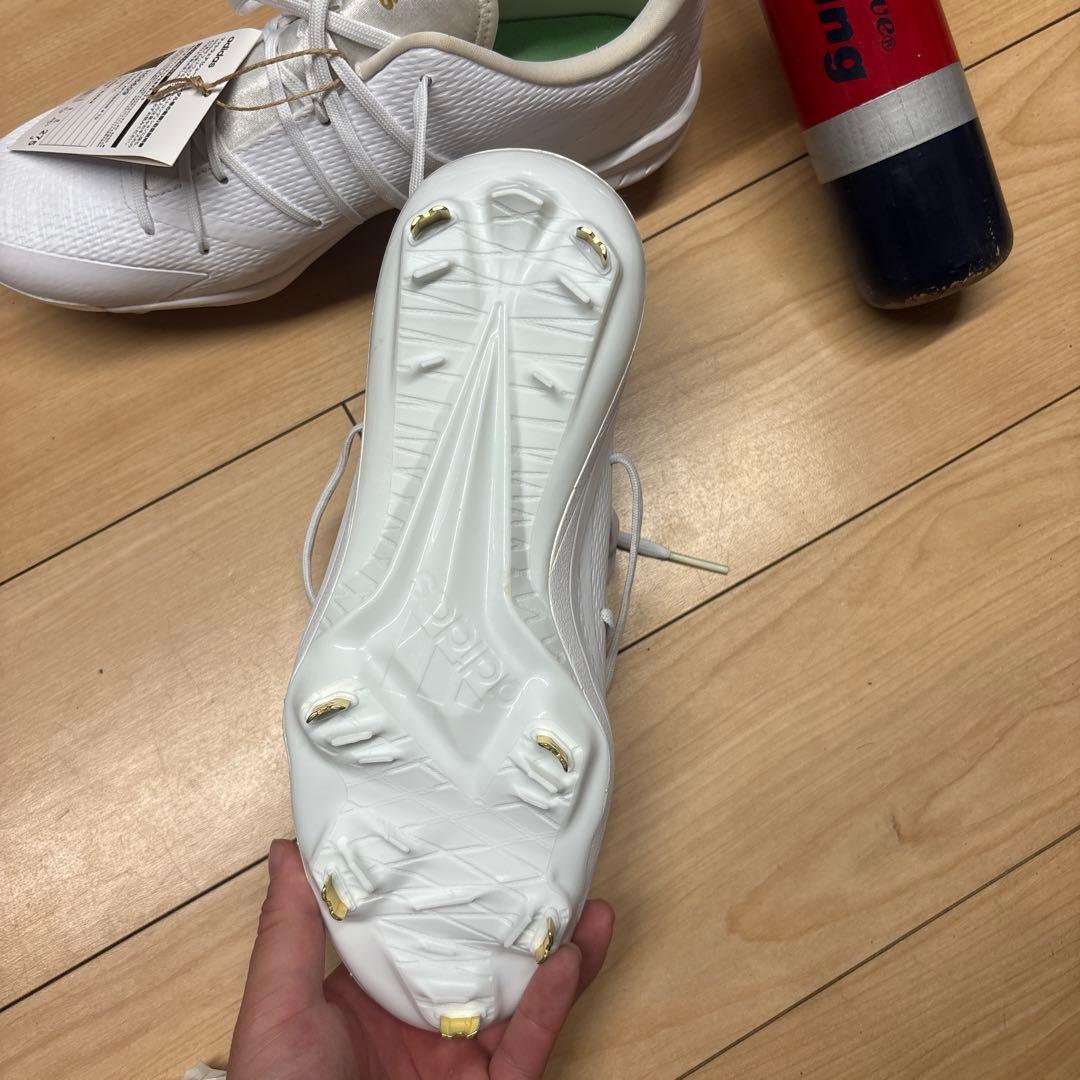 adidas ホワイト/ゴールド スパイク 275