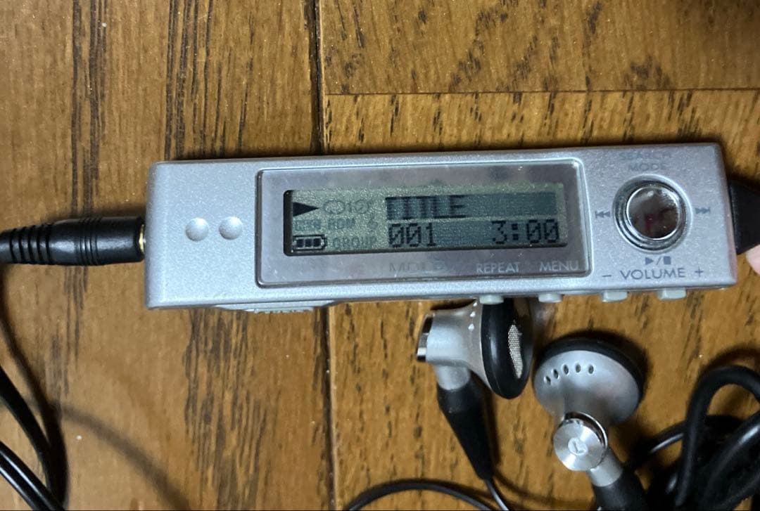 『希少、超レア品』　KENWOOD .DMC-S33ポータブルMDプレイヤー