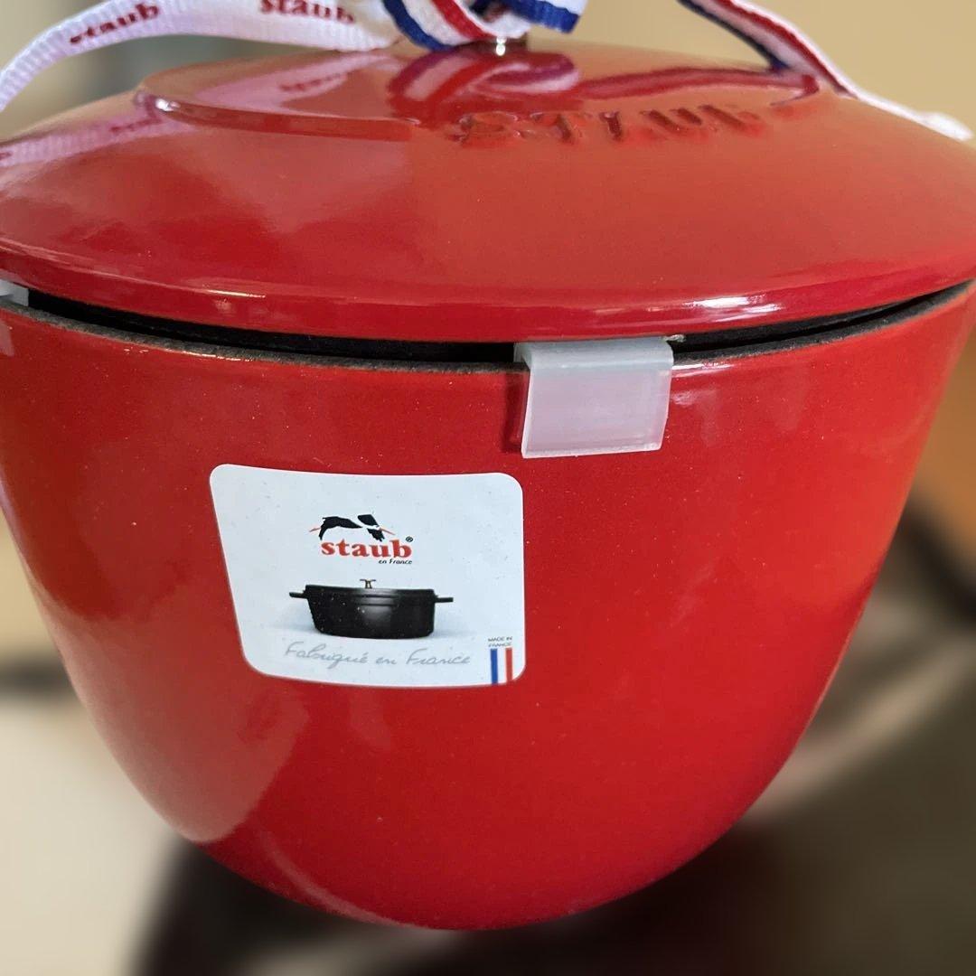 【新品】STAUB ストウブ ラ・ココット デ ゴハン 赤　未使用