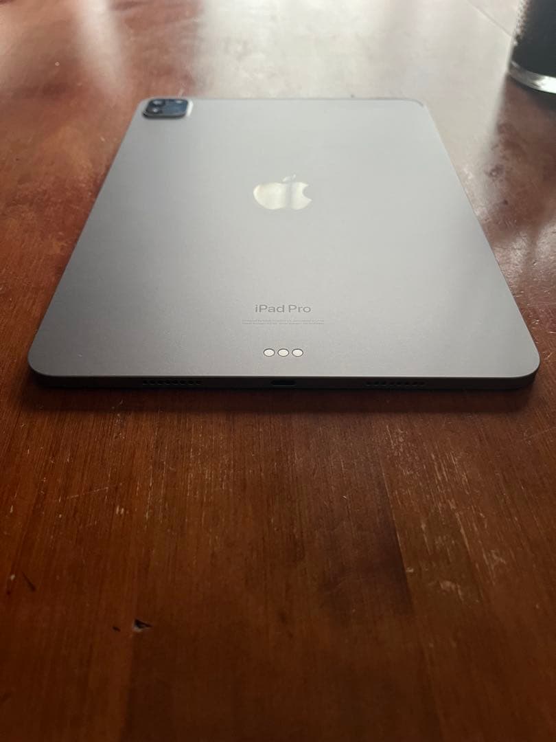 美品 Apple iPad Pro 11インチ 第4世代＋ iPadスタンド