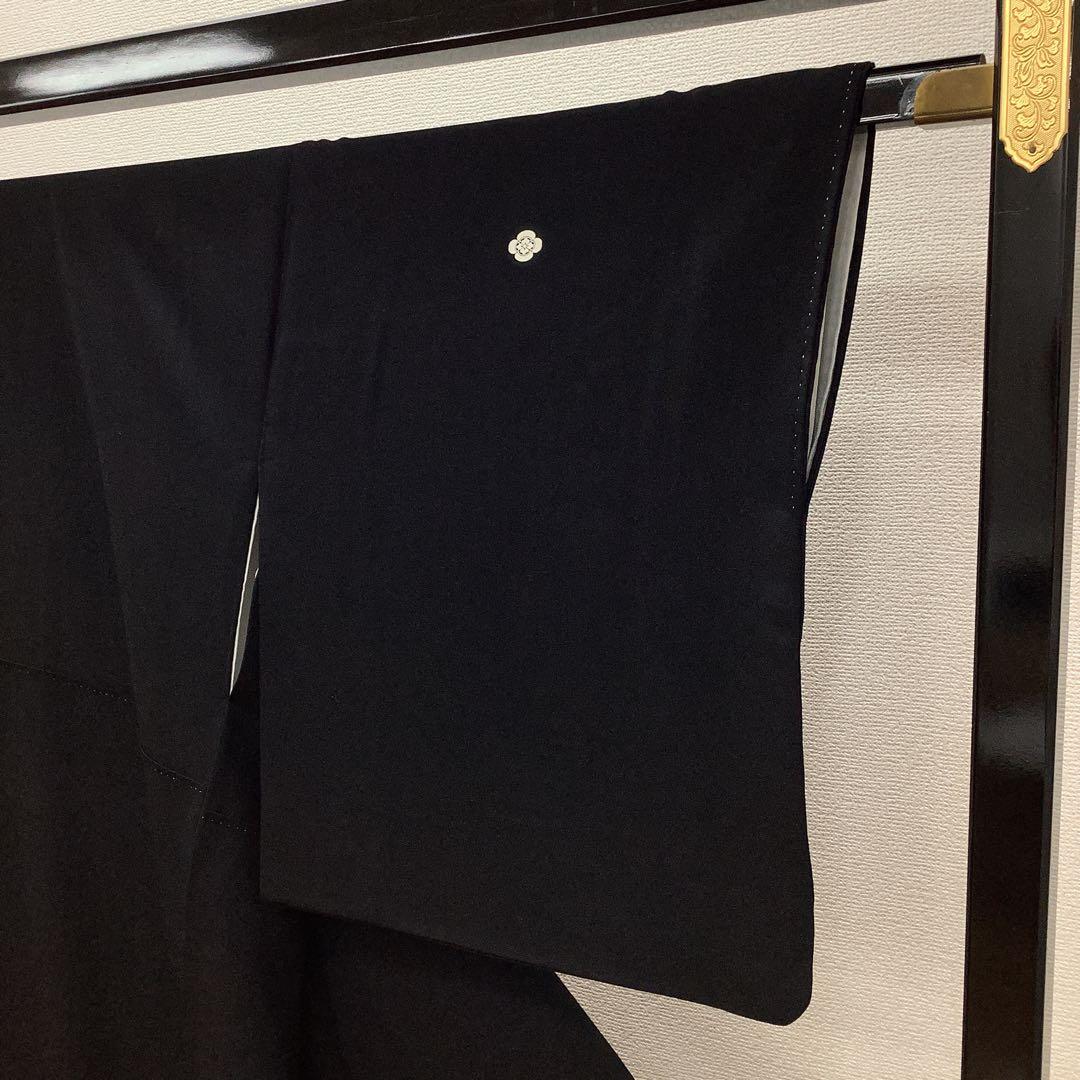 c-930　黒留袖　加賀友禅　柿本一郎　草花に香箱　落款　五ツ紋　比翼仕立て