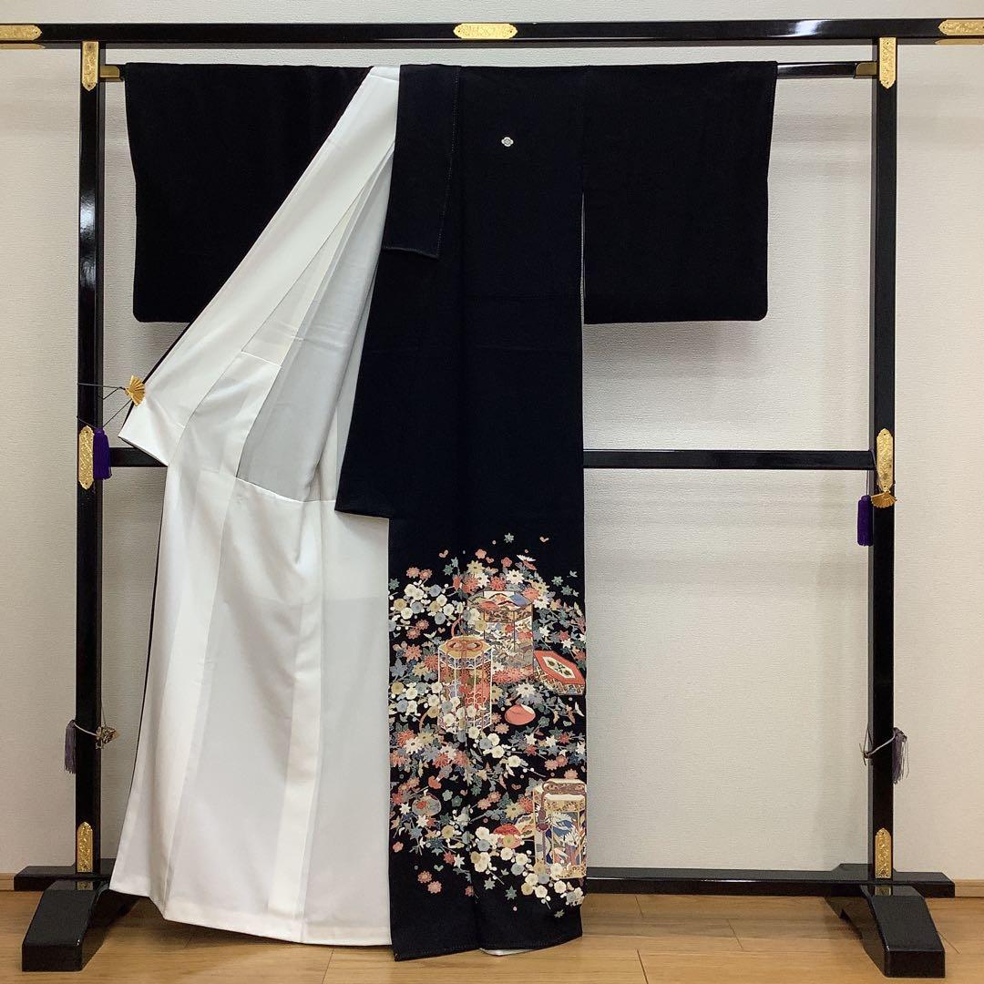 c-930　黒留袖　加賀友禅　柿本一郎　草花に香箱　落款　五ツ紋　比翼仕立て