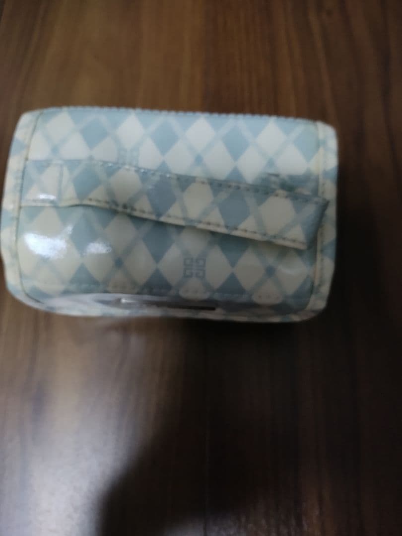 ジバンシイの、小分けポーチ