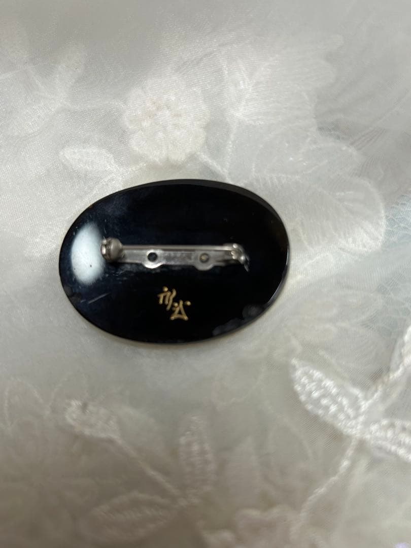 本鼈甲の螺鈿細工のブローチ永成作家物