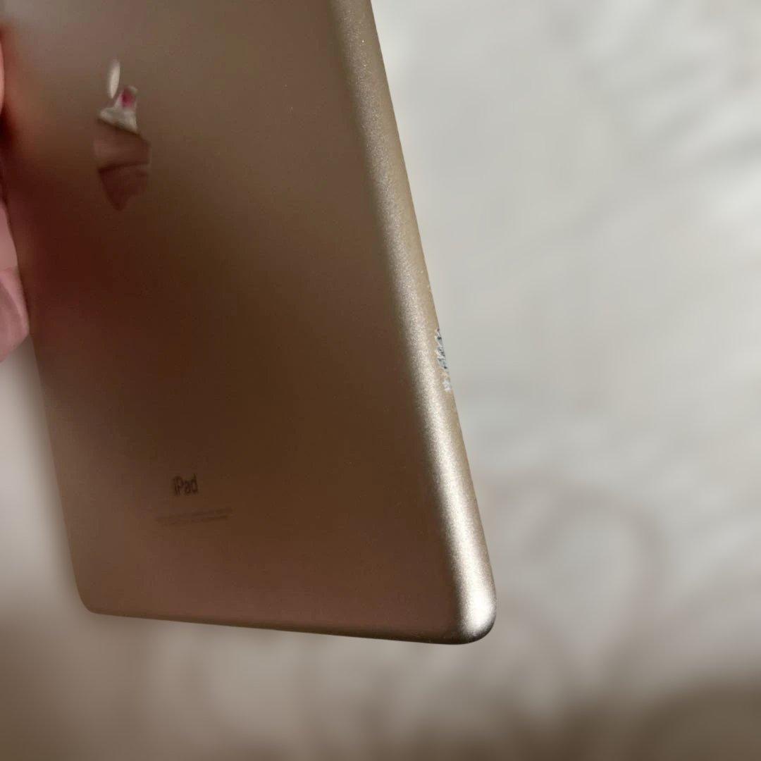 IPad 第5世代　Wi-Fi + Cellular 128GB