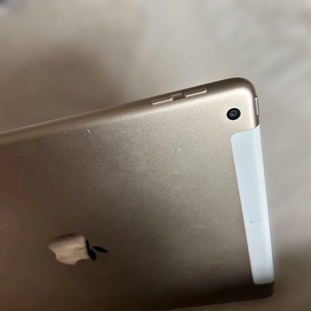 IPad 第5世代　Wi-Fi + Cellular 128GB