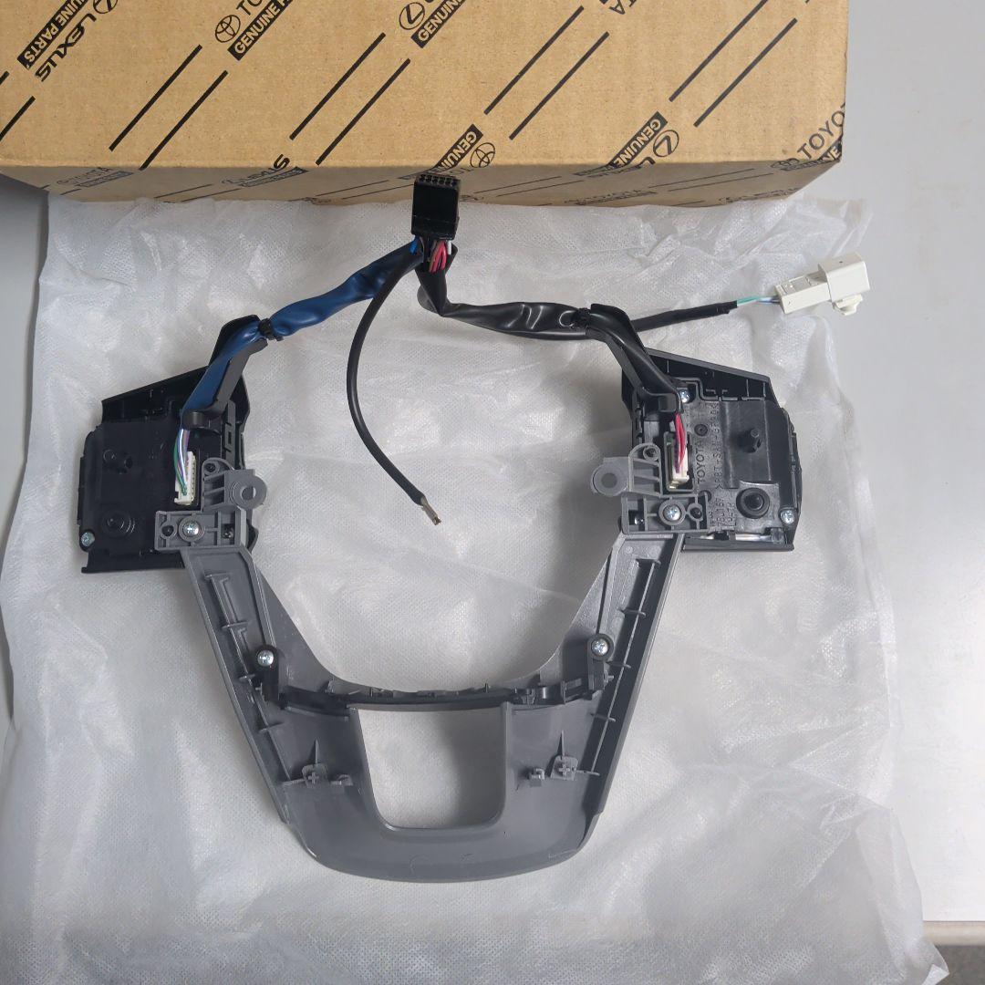 ランドクルーザー70 GDJ76W ステアリングスイッチ