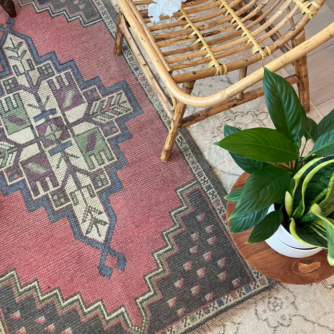 大きめ63×119上質くすみ大人ピンク　グレーメダリオン　トルコヴィンテージラグ