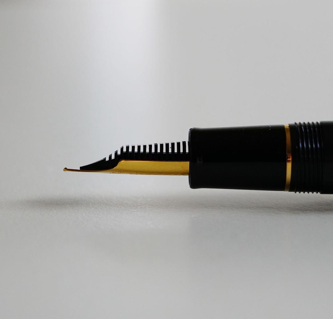 【セーラー ／ SAILOR】有田焼万年筆　青華春蘭　万年筆　香蘭社