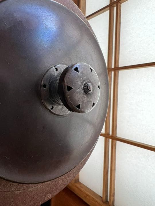 『菊地正直』即中斎好　青海松地紋　肩衝釜　在銘　共箱　銅蓋　鉄釜　茶釜