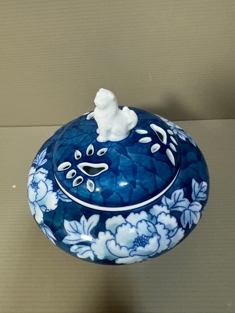 2262 有田焼　弥左エ門 外濃牡丹 色絵　獅子　香炉