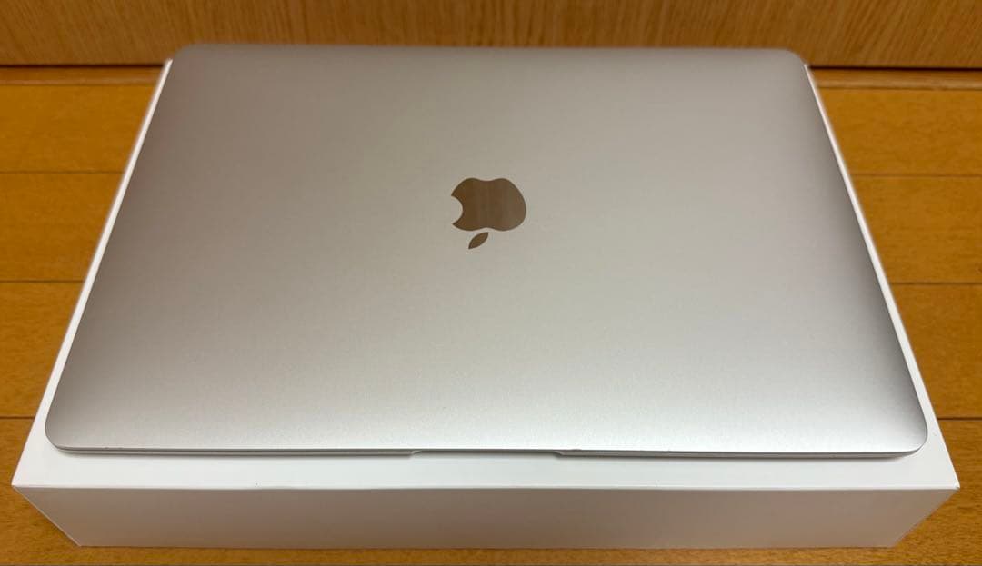 半使用近いMacbook air M1-16-256 Office付き