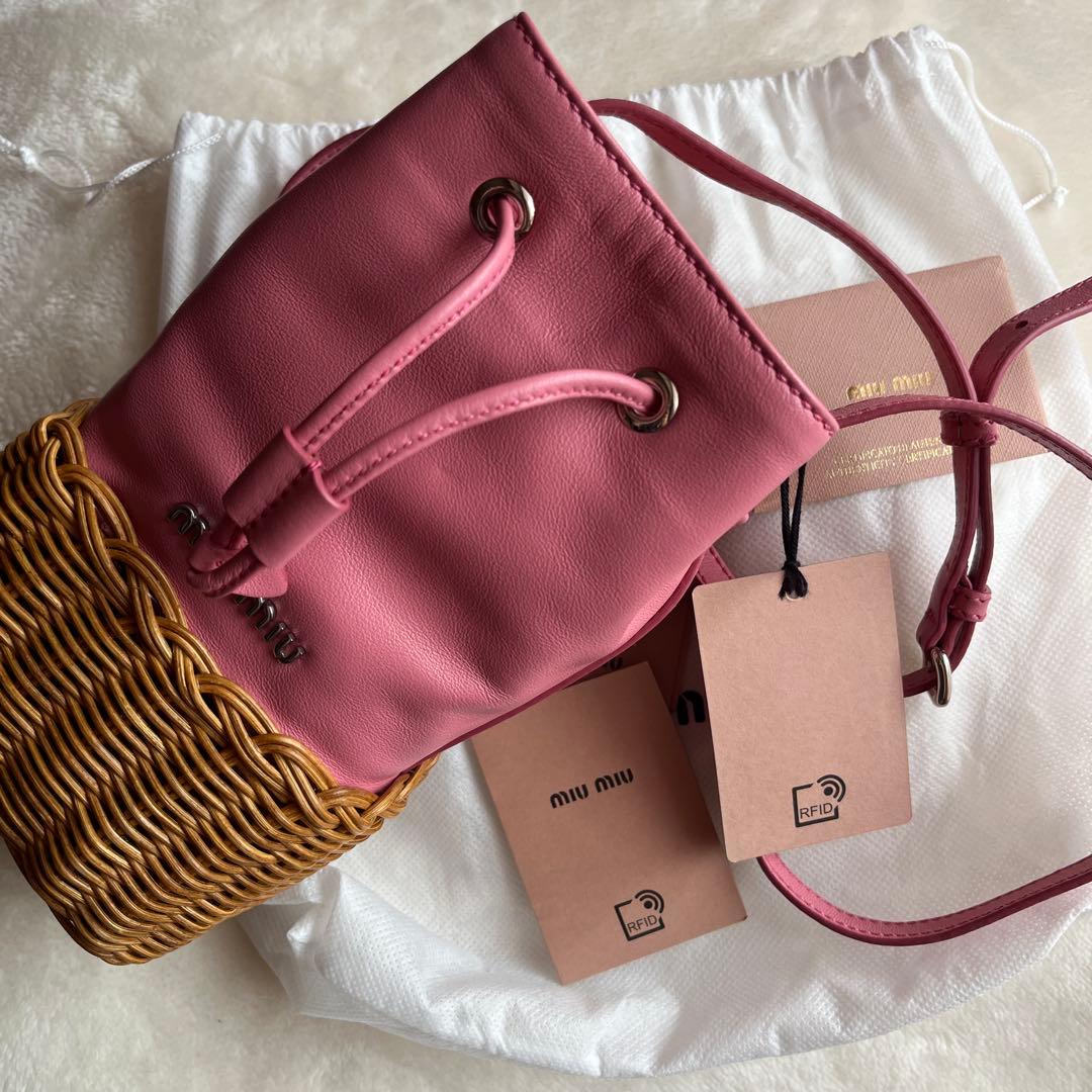 miu miu ピンク かごバッグ　ショルダーバッグ　かご