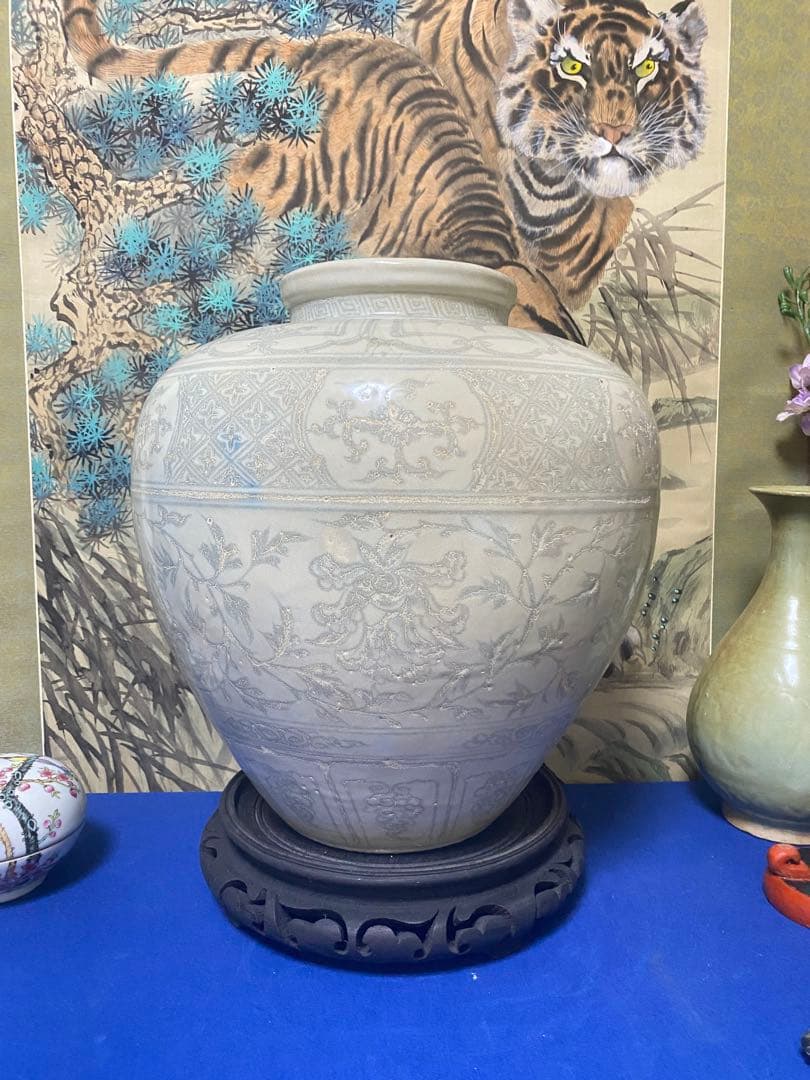 明時代　陶器製花瓶　骨董品. 海から引き揚げられた品物