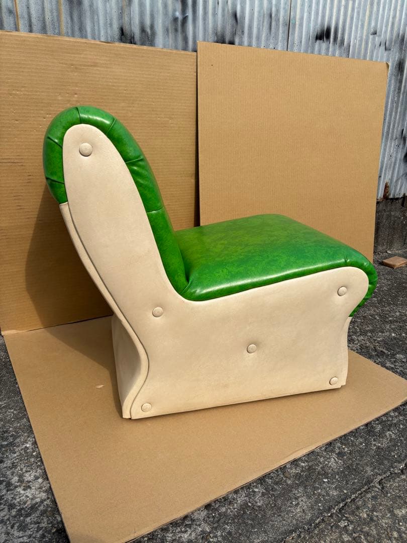 アンティークな可愛いスペースエイジチェアーポップ　ミッドセンチュリー 　ソファ