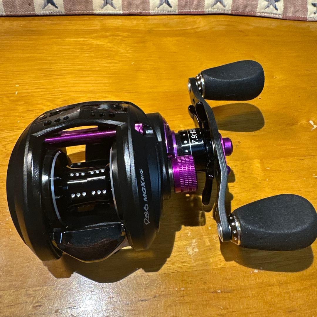 アブ　REVO MGX 右巻