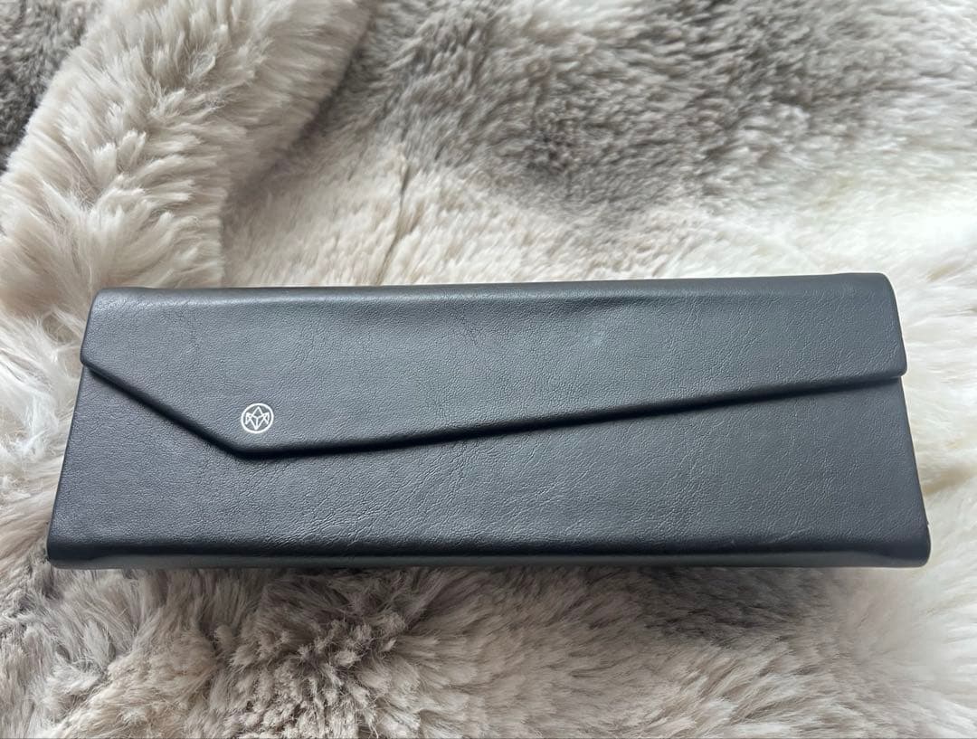 ayame focus black/white gold サングラス