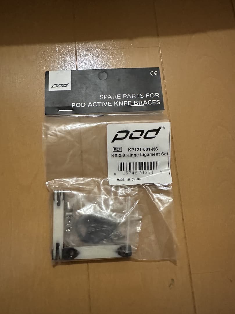 k*i様 【付属品付き】pod モトクロスニーブレース　xs/s 白　中古