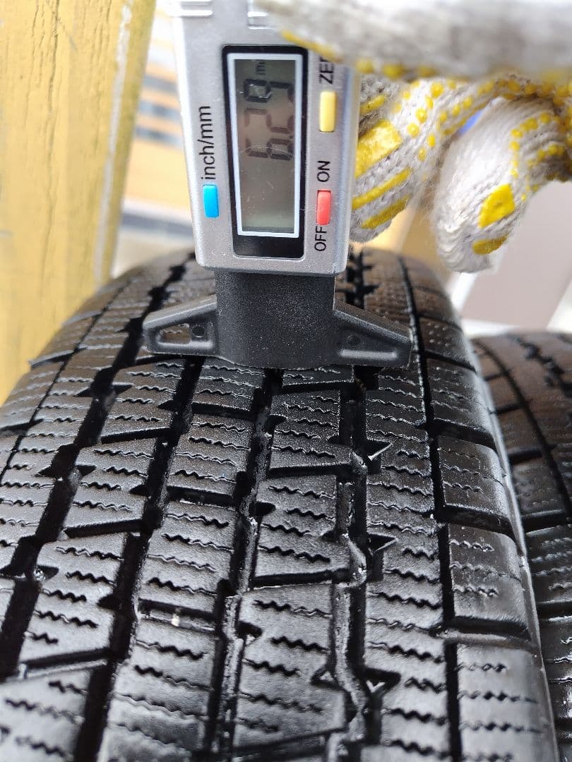 Ⓑ145R12・LT【1/2】軽トラ用スタッドレス・鉄ホイール付、２本分割