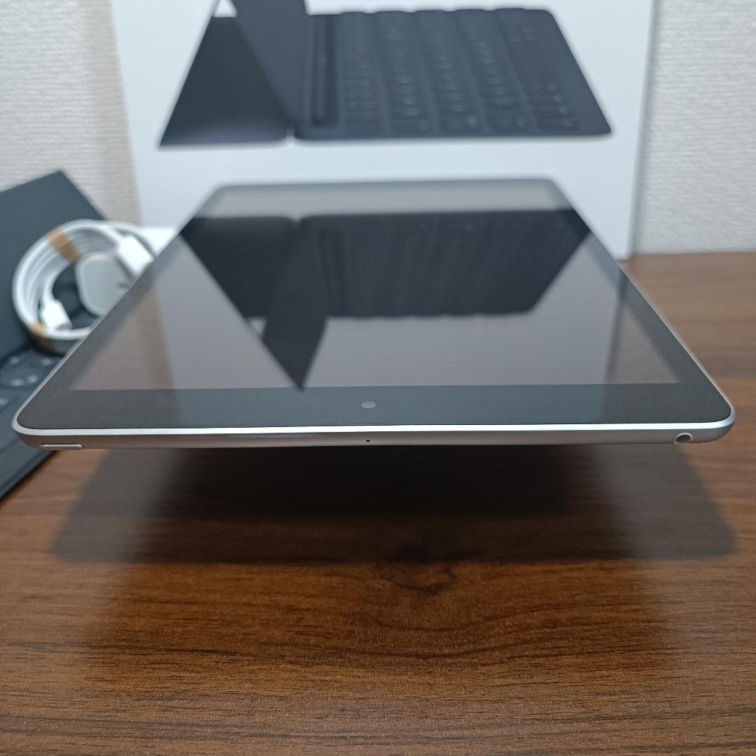 iPad 第9世代 64GB、Apple Smart Keyboard