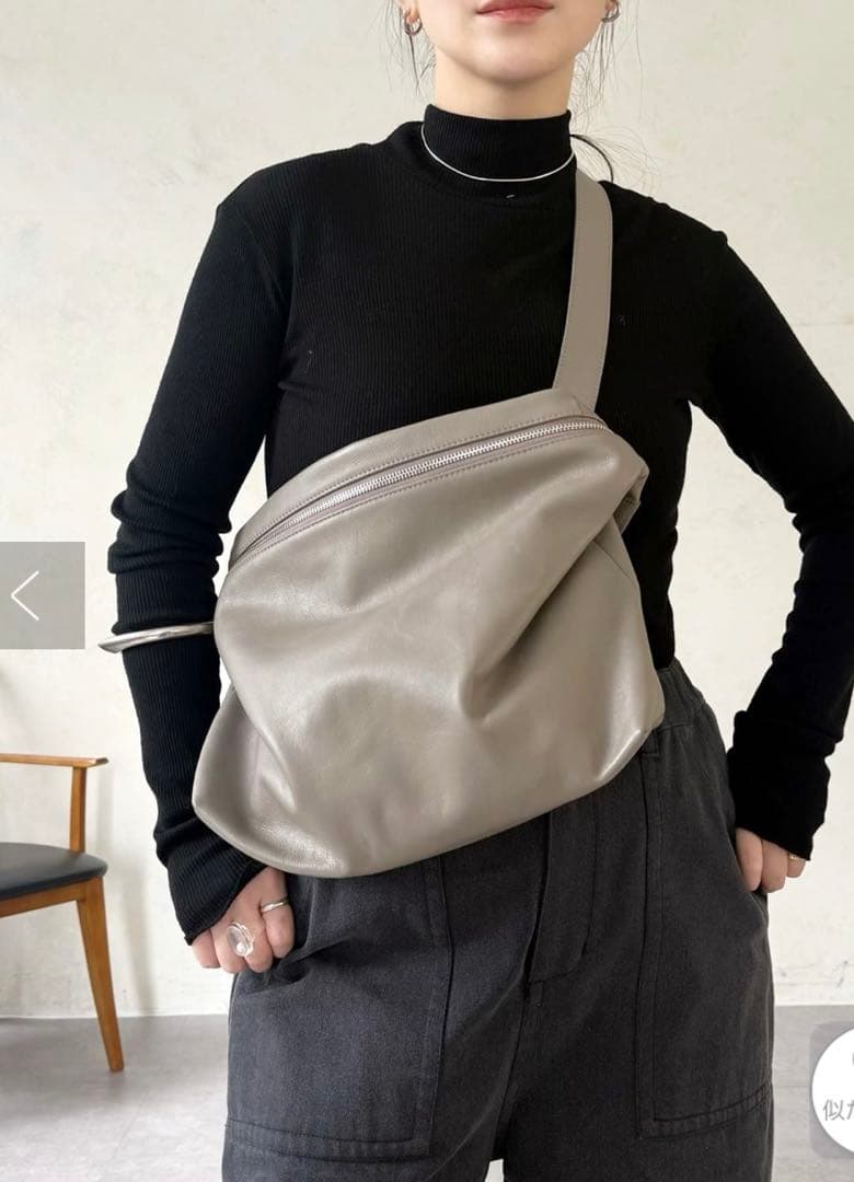 BEARDSLEY 牛皮ボディバッグ