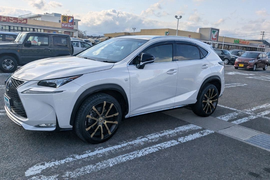 MOMO 20インチタイヤホイール　空気圧センサー付き　タイヤほぼ新品