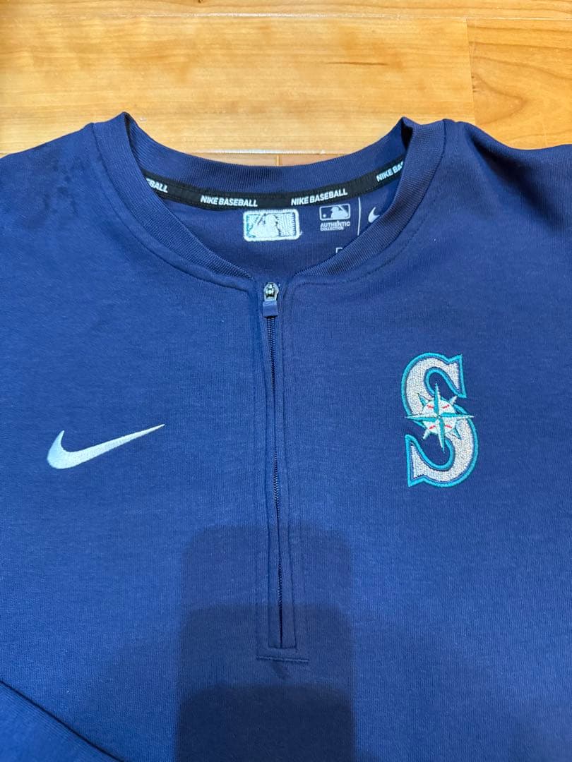 新品同様　ナイキNike シアトルマリナーズ 長袖ハーフジップ 日本Lサイズ