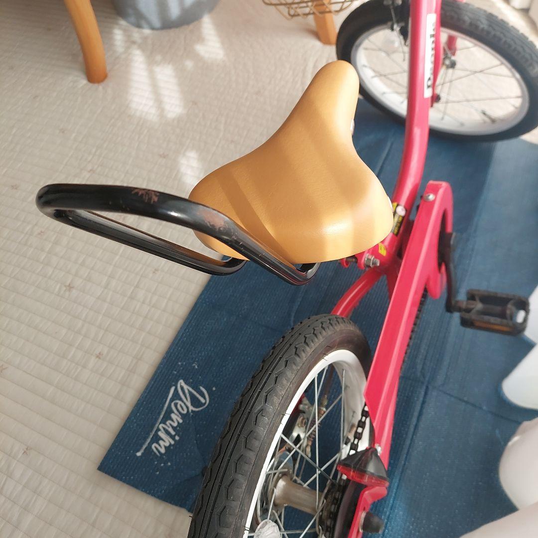 ピープル子供用自転車 16インチレッド、ベージュバスケット付き