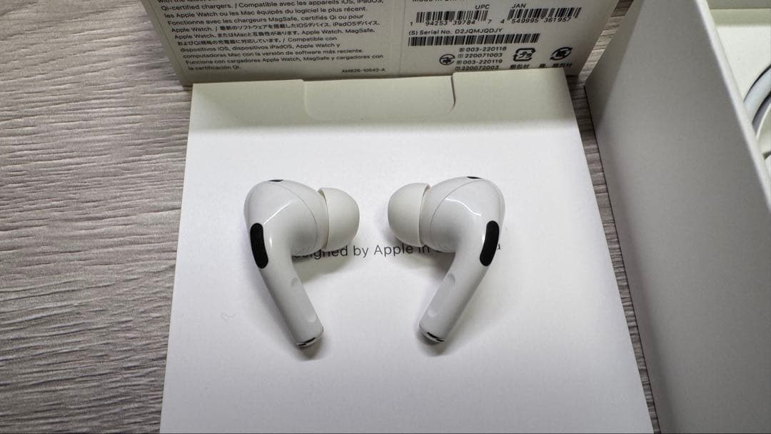 AirPods Pro (第2世代) 本体　lightning端子