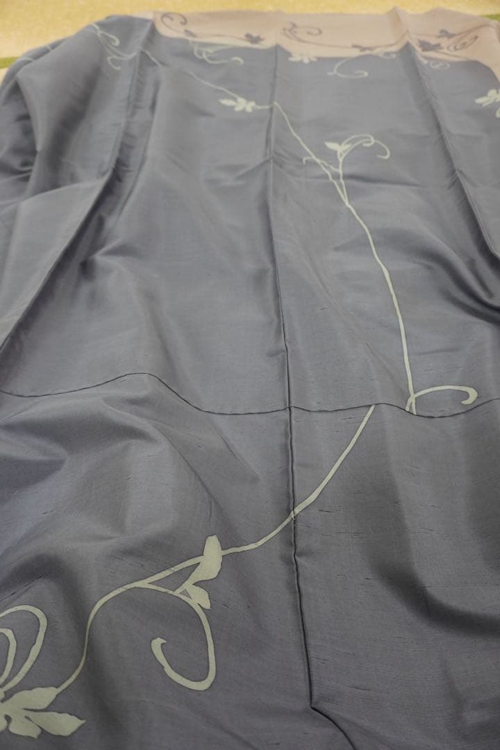 断*す様 ろうけつ染め付下げ（単衣仕立て）