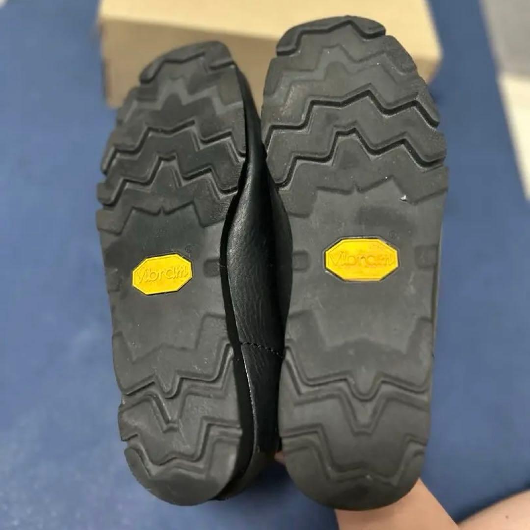 美品 箱付きクラークスワラビー ゴアテックス UK7.5 26本革 ビブラム　黒