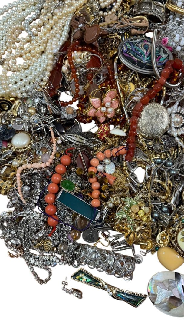 ❸アクセサリーイミテーション 約5.2キロ まとめ売り パールなど多数あり