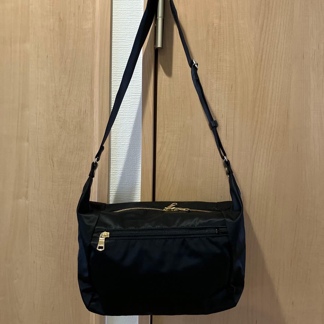 最終お値下げ☆russet clouds nylon スリングバッグ ブラック