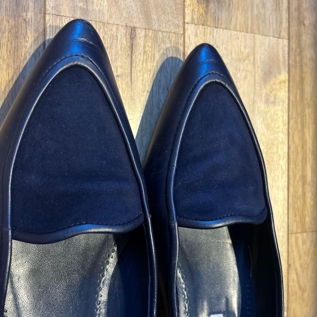 マノロブラニク　ネイビーフラットシューズ　サイズ表記「39」24.5センチ程度