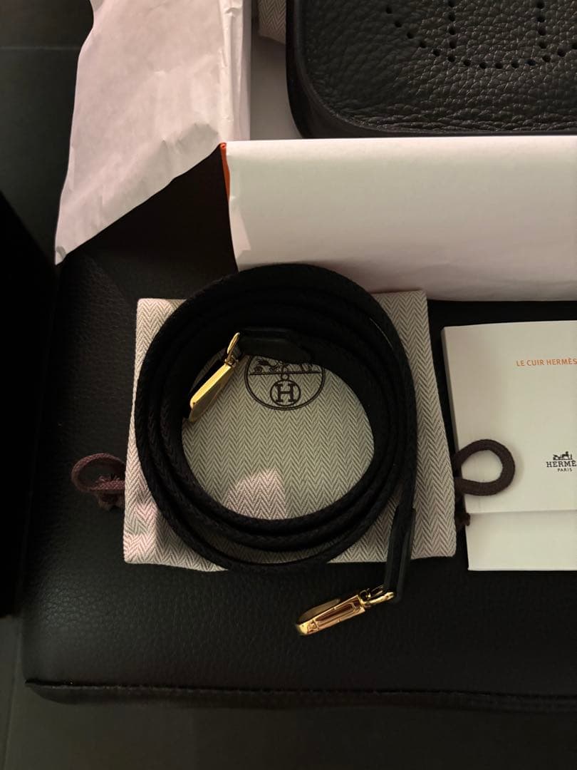 ミニエヴリンノワール黒× G金具ロングストラップ110cm HERMES