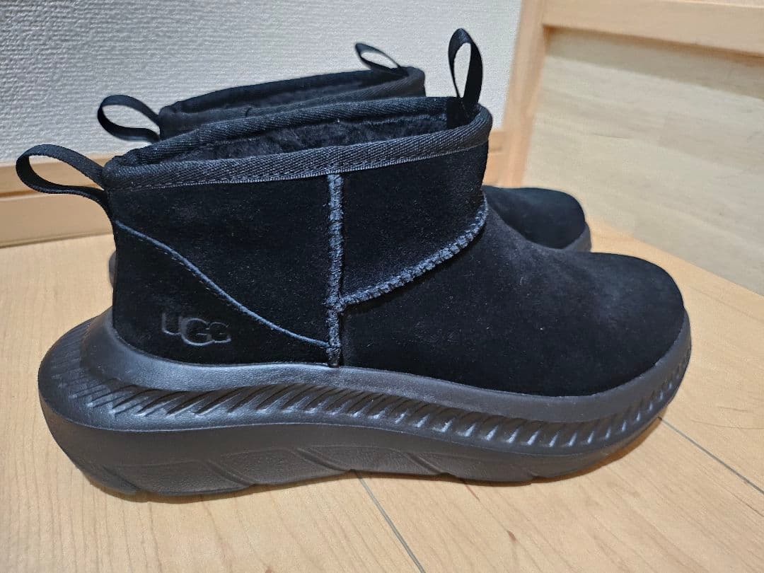 UGG ブラック ショートブーツ