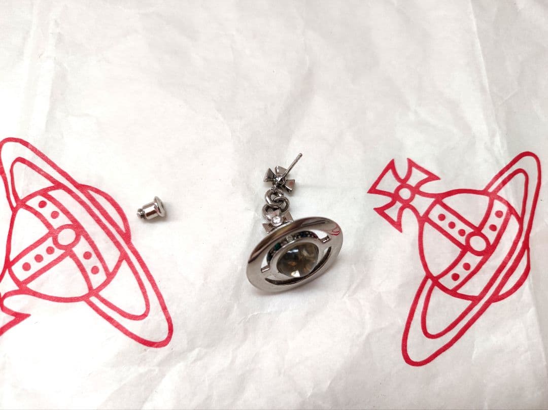 ゆ。様 17日ヴィヴィアンウエストウッド 廃盤タイニーオーブ シングルピアス片耳