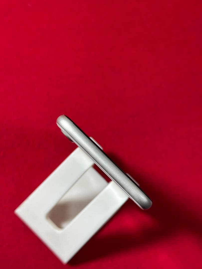 【3589】iPhone SE3第3世代スターライト 128GB simフリー