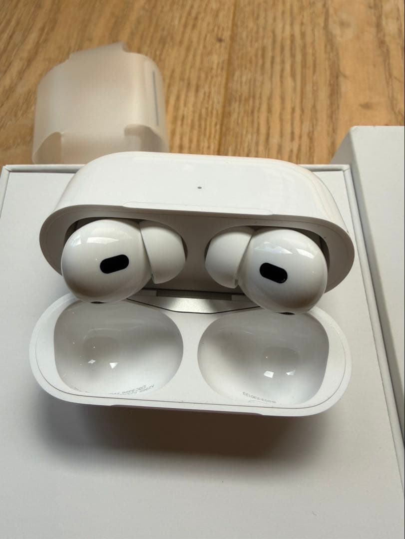 AirPods Pro 本体 ホワイト 充電ケース、外箱付き