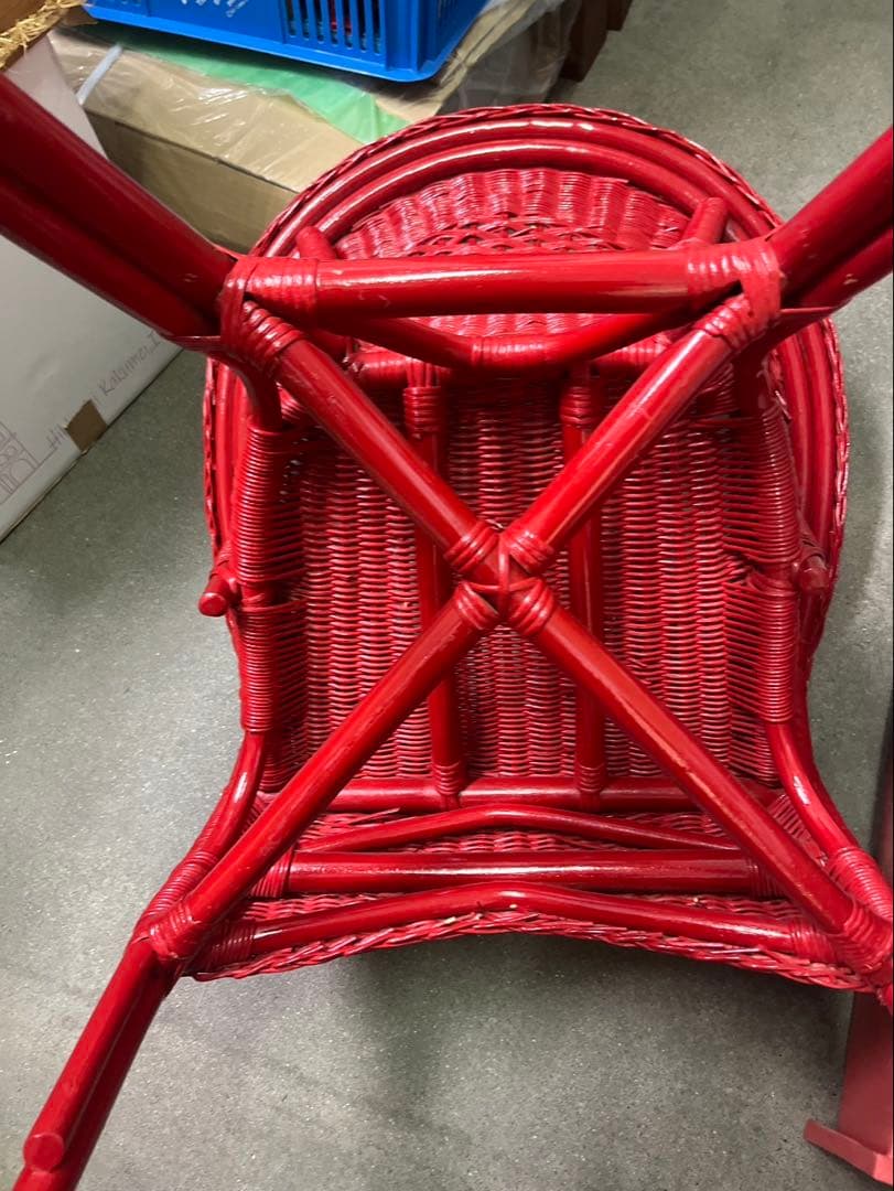 ヴィンテージ　赤いラタンチェア　アーム　籐椅子