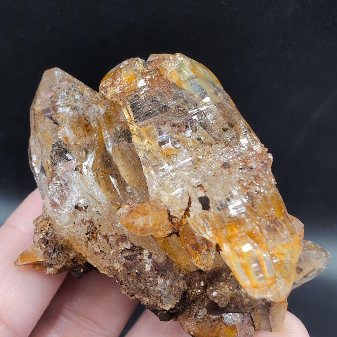 高品質 ガネッシュヒマール産　水晶　ポイント D