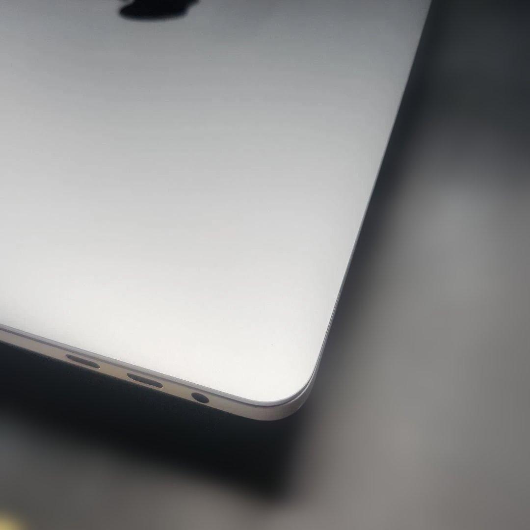 MacBook Pro (2020) 13inch　32GB 512GB